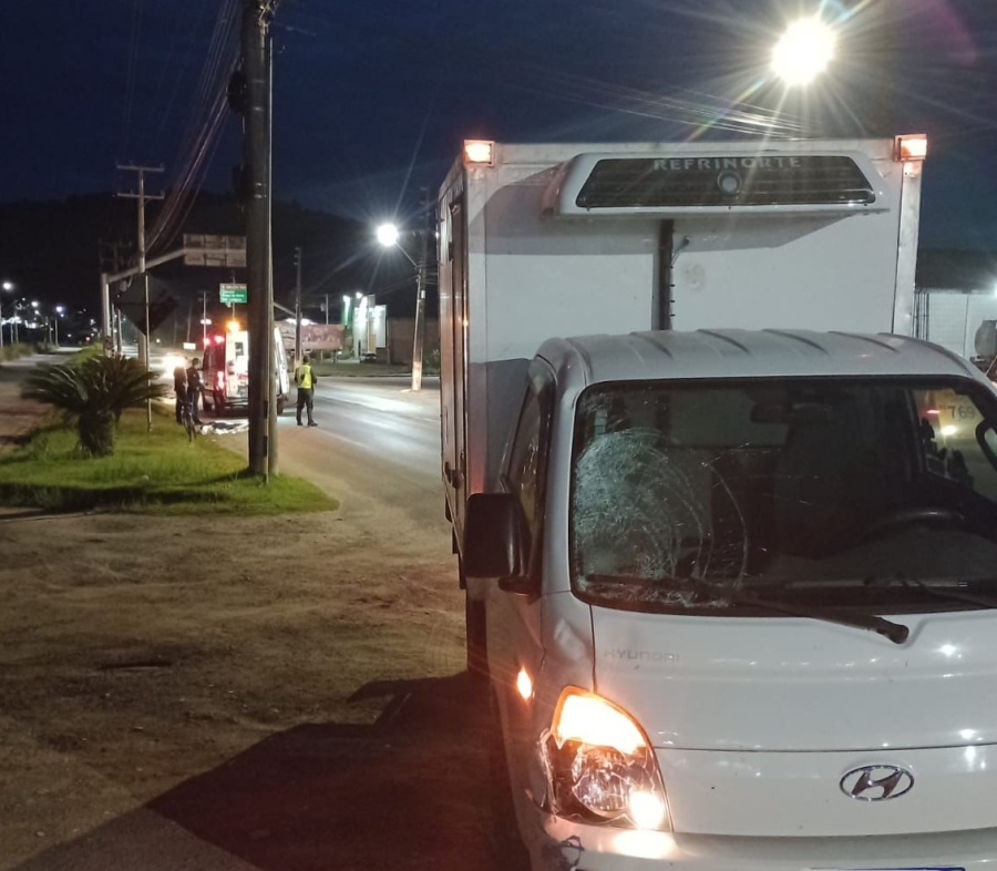 Ciclista morre após colisão com caminhão na SC-370, em Tubarão