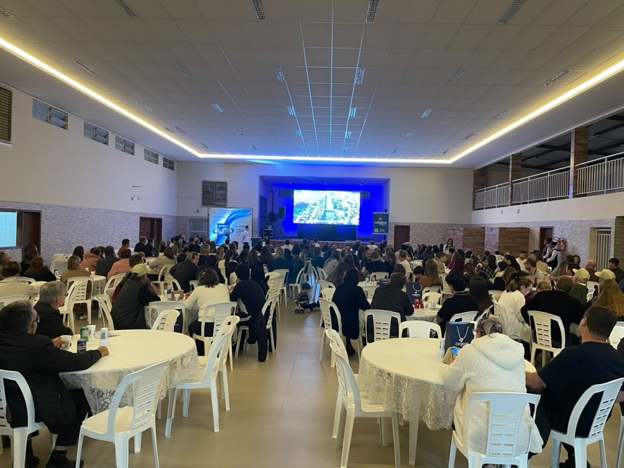 Cegero na Comunidade estreia com casa cheia e reúne 270 pessoas na Taipa